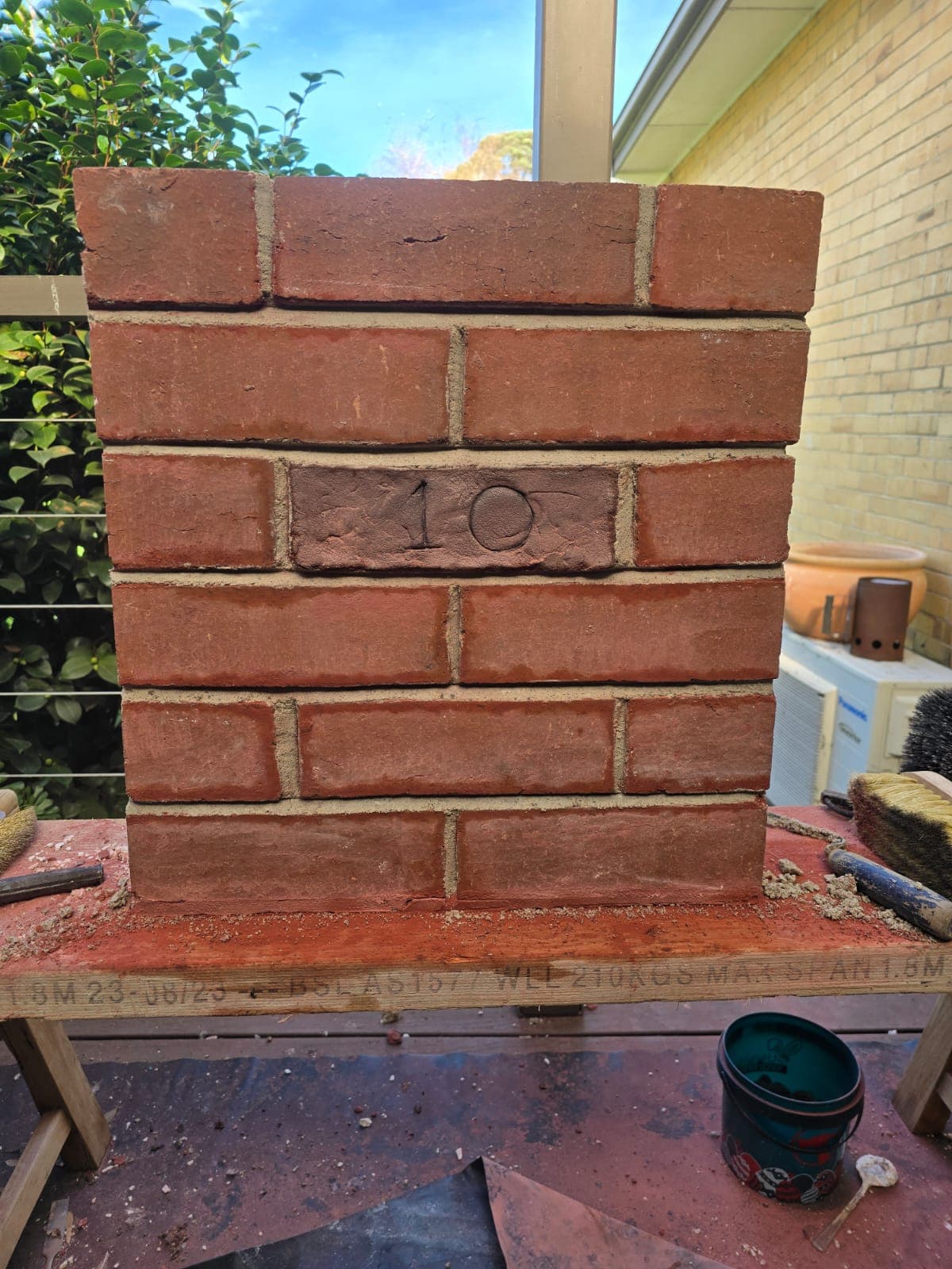 Fine contrasting mortar ribbon of traditional tuck pointing by Goodwin Bricklaying